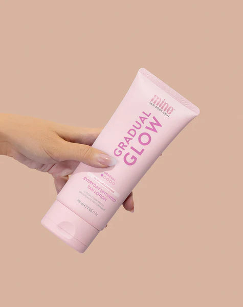 MineTan Invisible Color Gradual Tan Daily Moisturizer - 7 oz. - PinkPro Beauty Supply