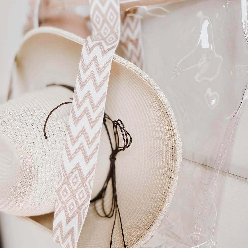 Bolsa de transporte para sombrero transparente