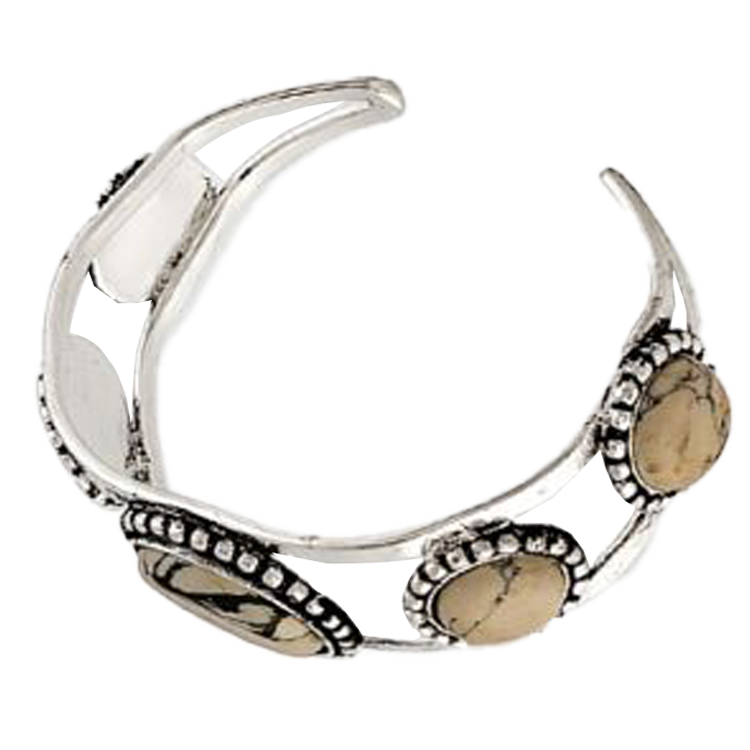 Myra Bracelet Stone Crest