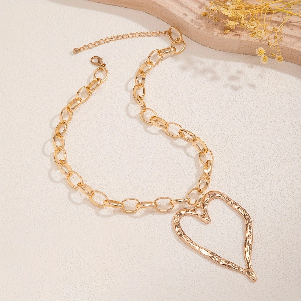 Hollow Heart Chunky Chain Necklace - PinkPro Beauty Supply