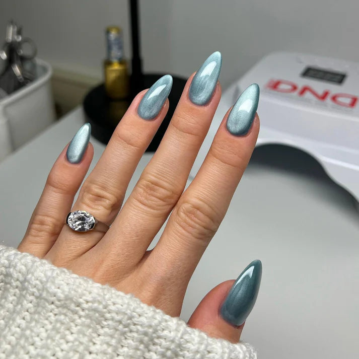 DND DIVA 9D Cat Eye Glassball - #10 Glass Slipper 0.6 oz.