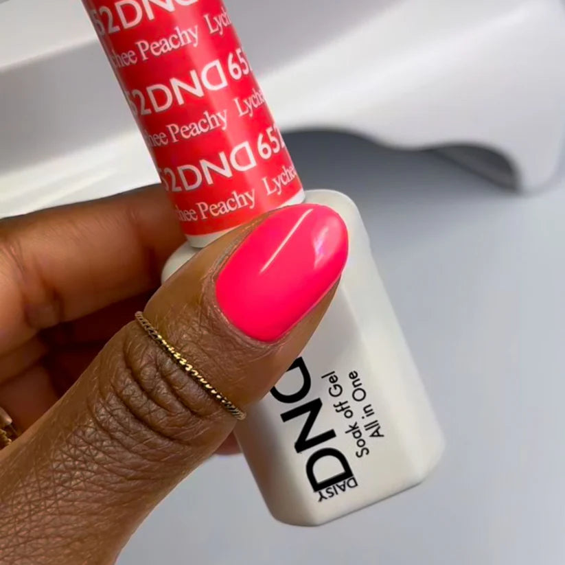 DND Duo Lychee Peachy #652 0.5 oz. DND