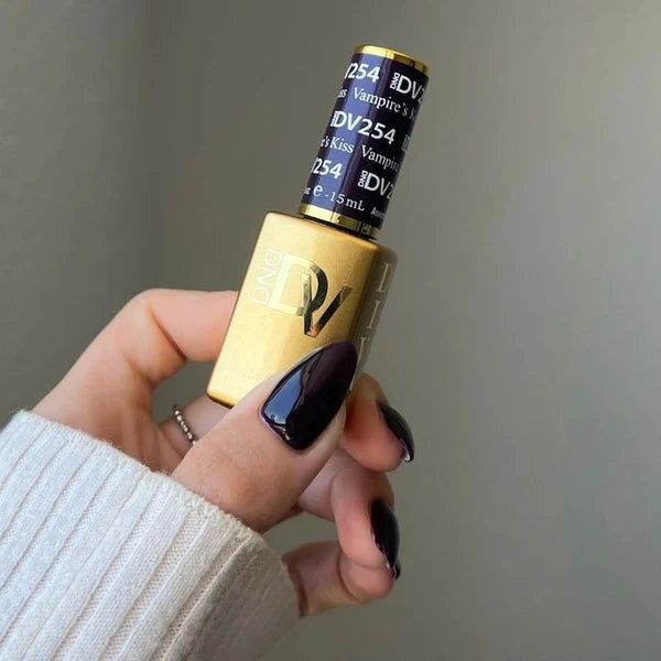 DND DIVA Duo Vampire's Kiss Diva #254 .05 oz. DND