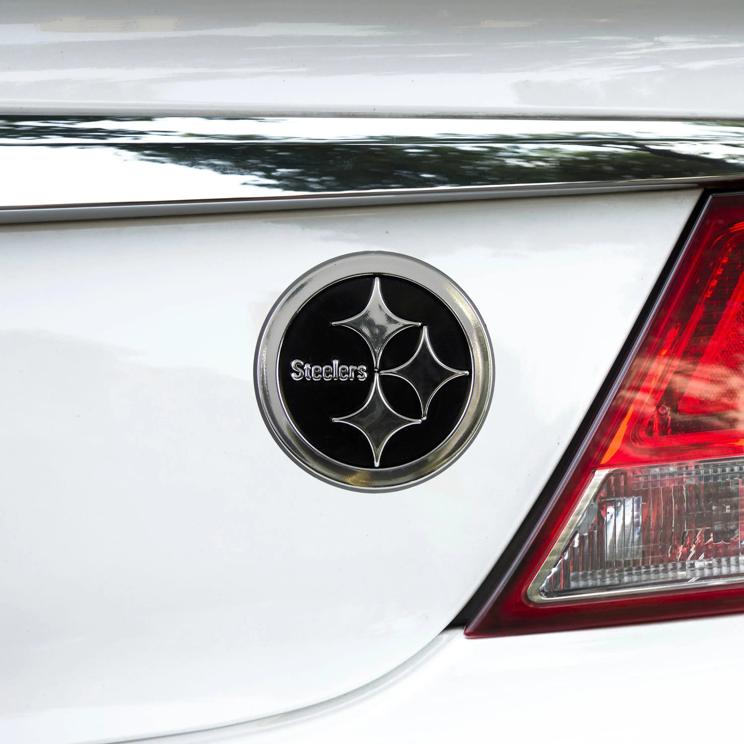 Fanmats Pittsburgh Steelers Molded Chrome Emblem Fanmats