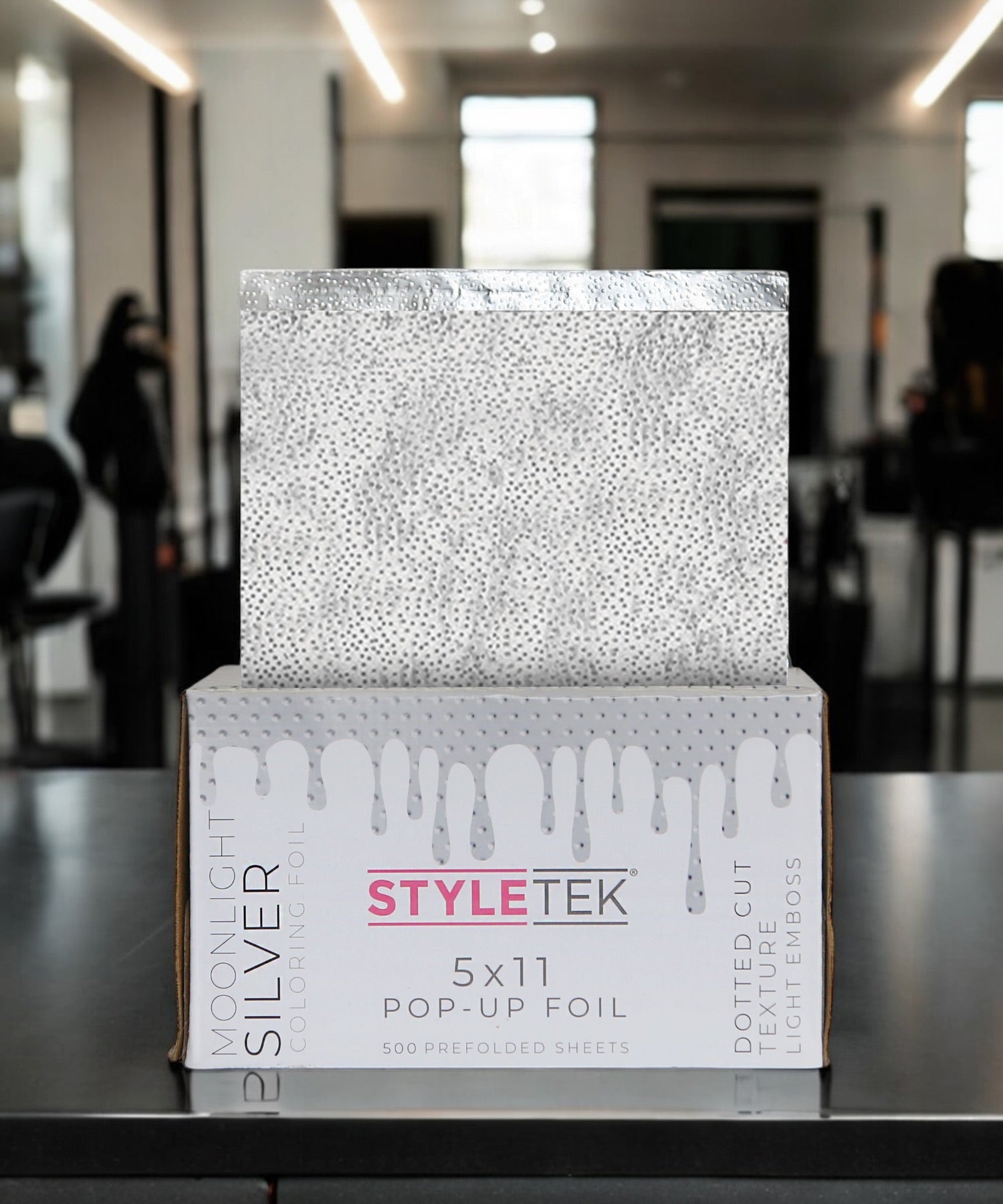 Lámina emergente plateada Moonlight de StyleTek con relieve clásico