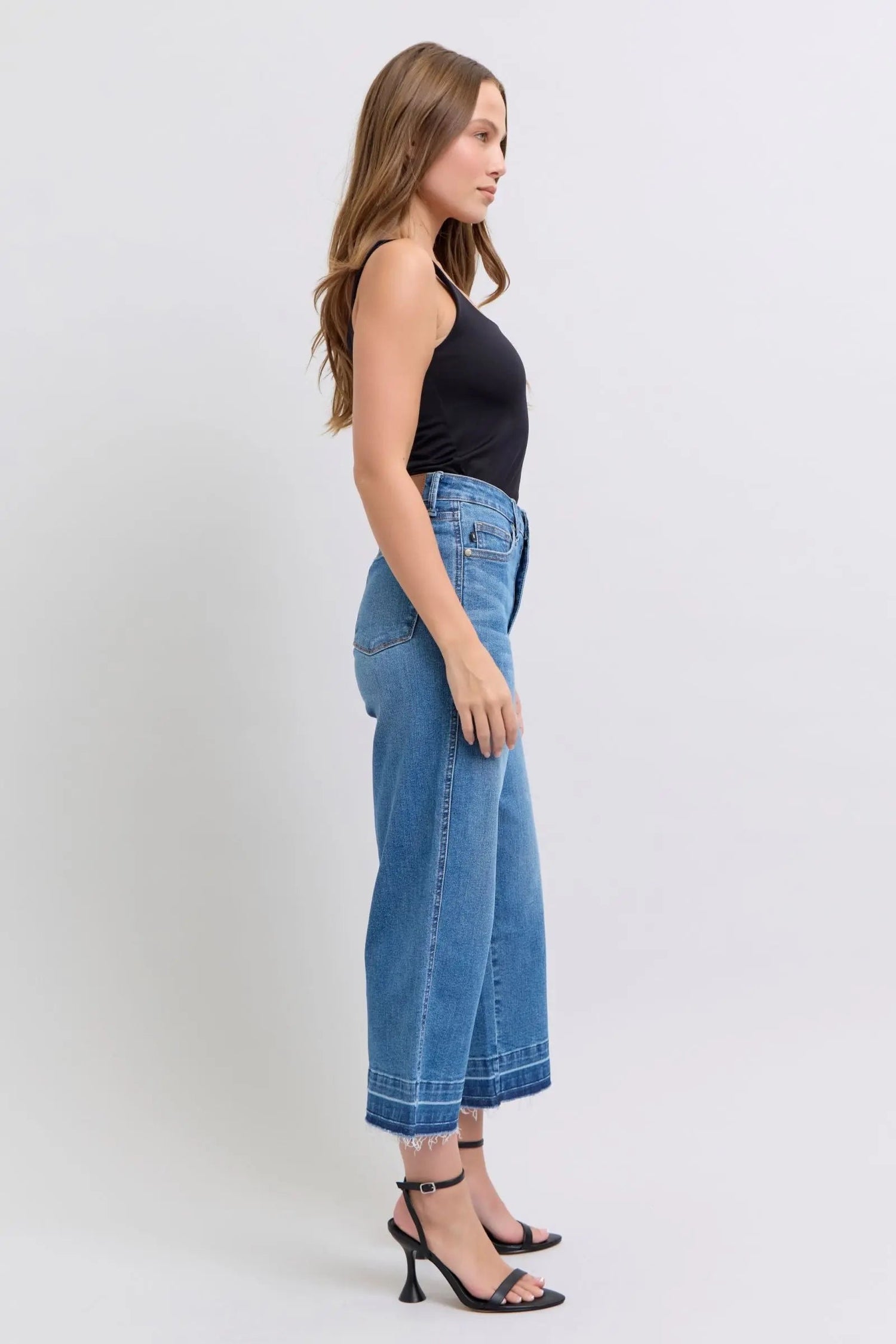 Judy Blue Cropped Tummy Control Jeans* Judy Blue
