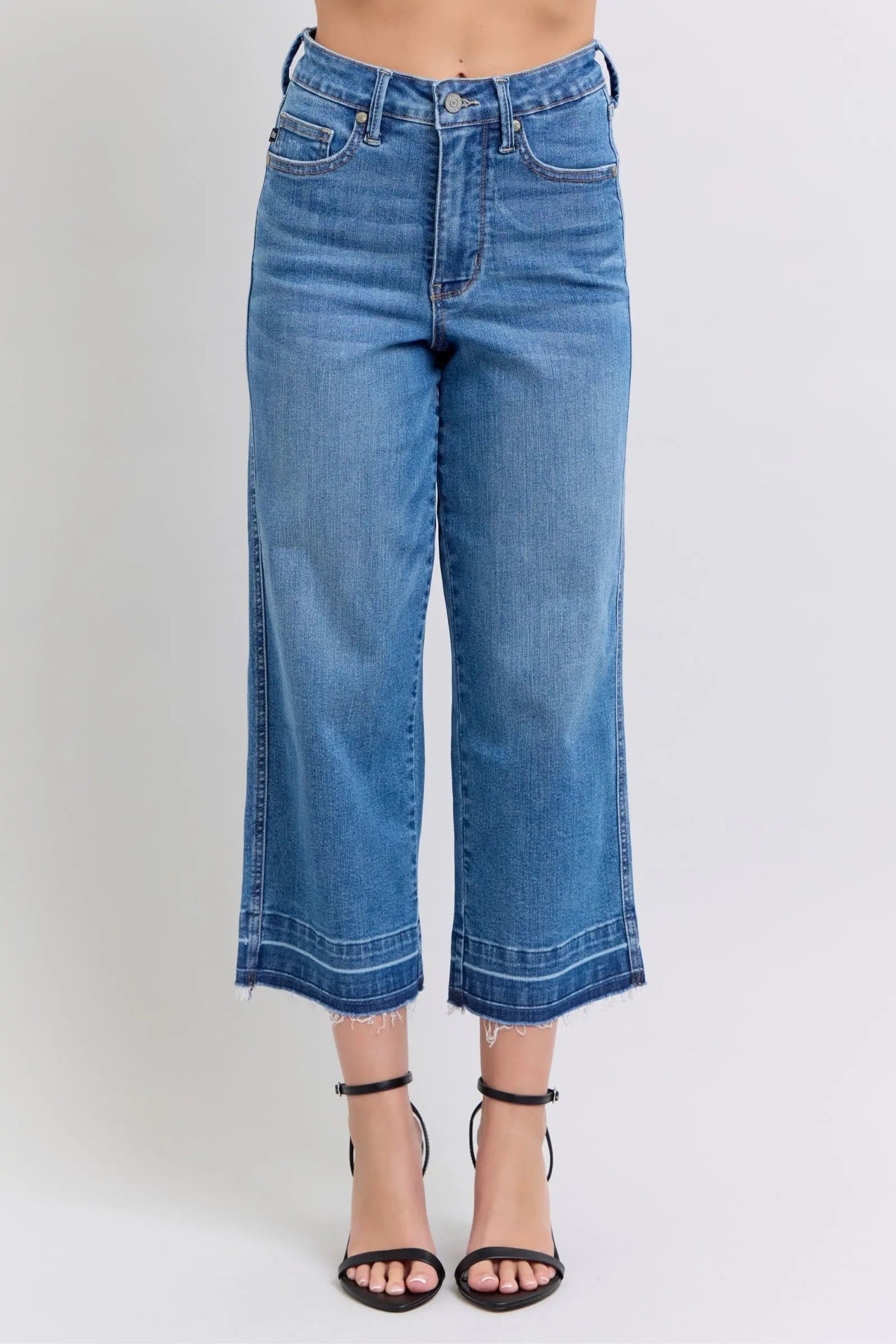 Judy Blue Cropped Tummy Control Jeans* Judy Blue