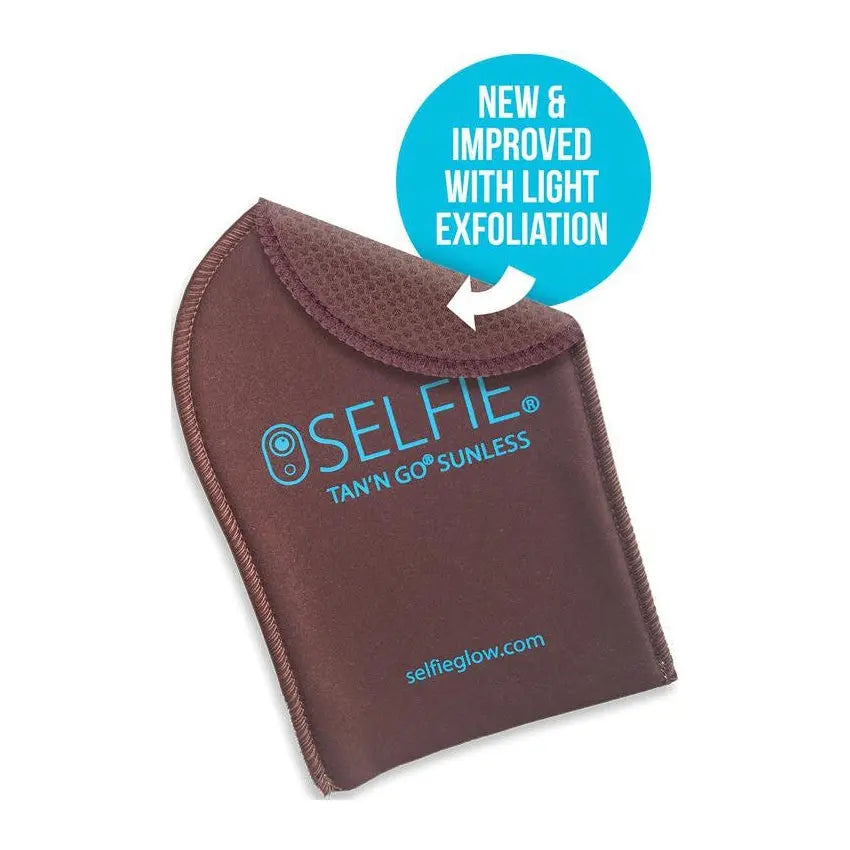 Selfie Tan'N GO Sunless Tanning Mitt: 2-in-1 perfection for flawless tan application. Smooths and lightly exfoliates for radiant results!