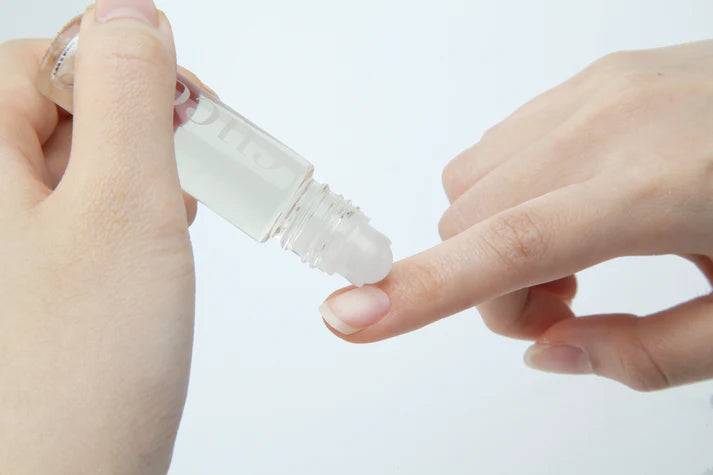 Cuccio Cuticle Italian Garden Collection Roll-On Cuticle Oil Amalfi Garden - Violet & Delicate Peony 9 mL