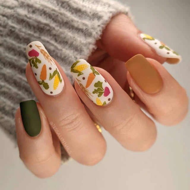 Maniology Holiday Harvest - Nail Stamping Plate