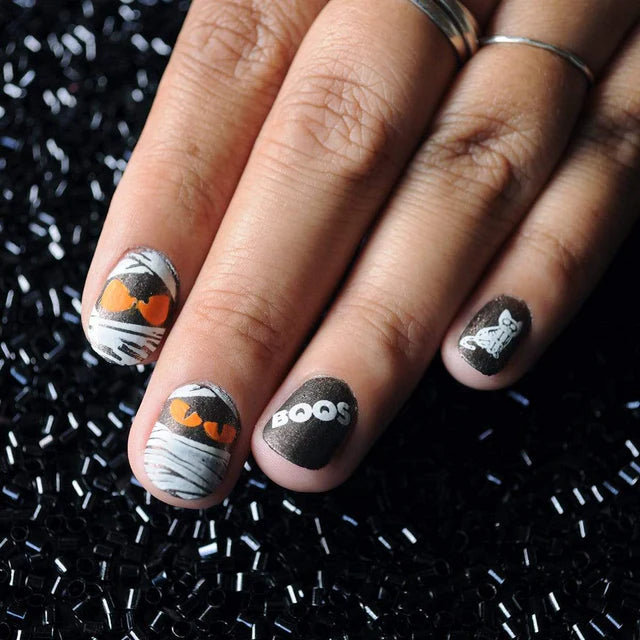 Maniology Bad to The Bone - Nail Stamping Plate