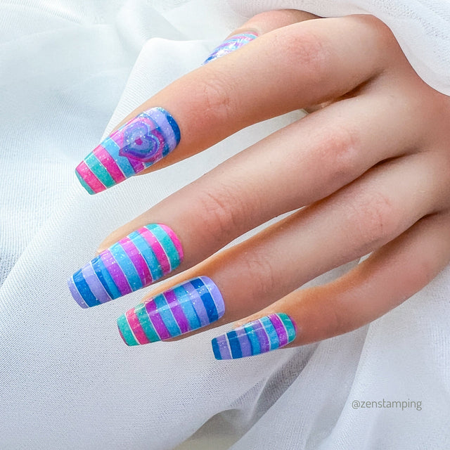 Maniology Shape Nouveau: Happy Hearts - Nail Stamping Plate