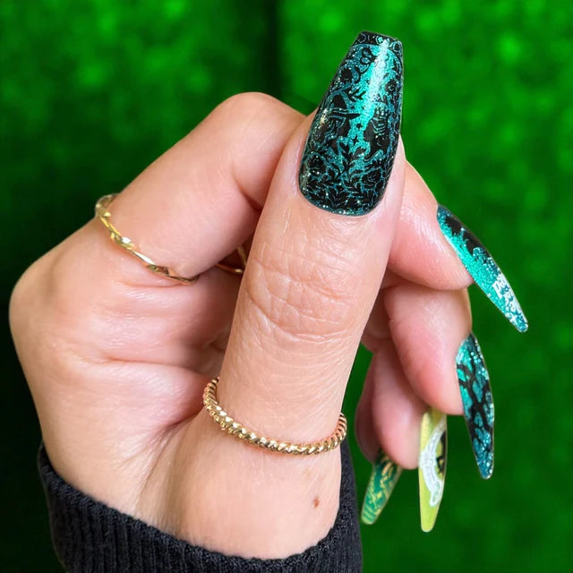 Maniology Game On: Wickedly Good - Nail Stamping Plate