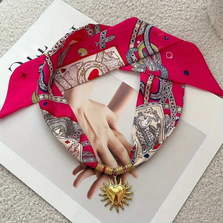 Charm Golden Necklace Scarf Heartburst