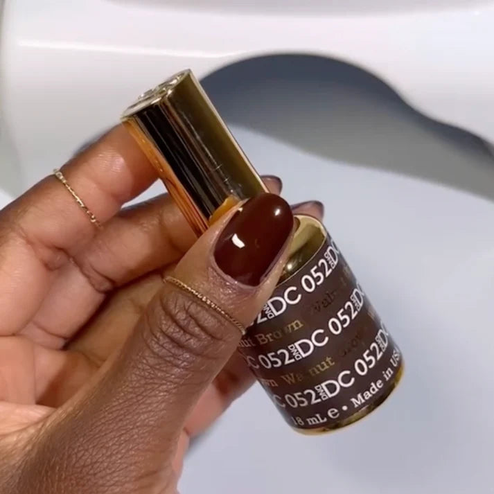 DND DC Duo Walnut Brown #052 .6 oz.