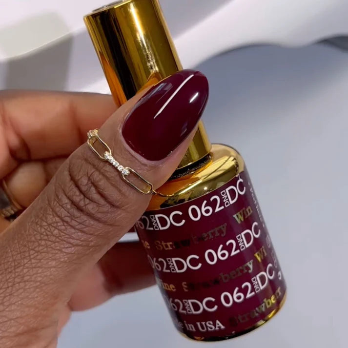 DND DC Duo Strawberry Wine #062 .6 oz.