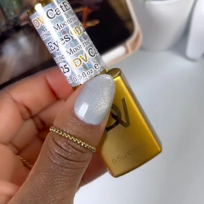 DND Diva 9D Cat Eye Daydream #25 - Moonrise