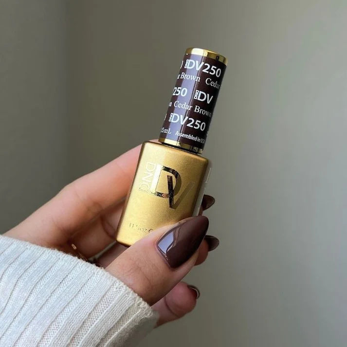 DND Diva Duo Cedar Brown #250 .05 oz. DND