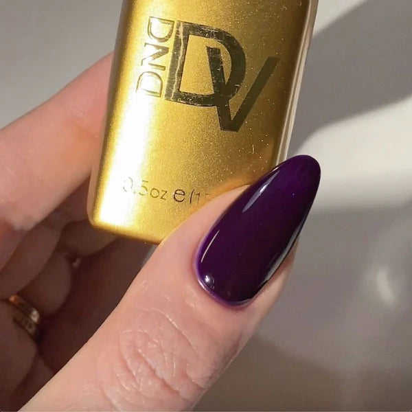 DND DIVA Duo Vampire's Kiss Diva #254 .05 oz.