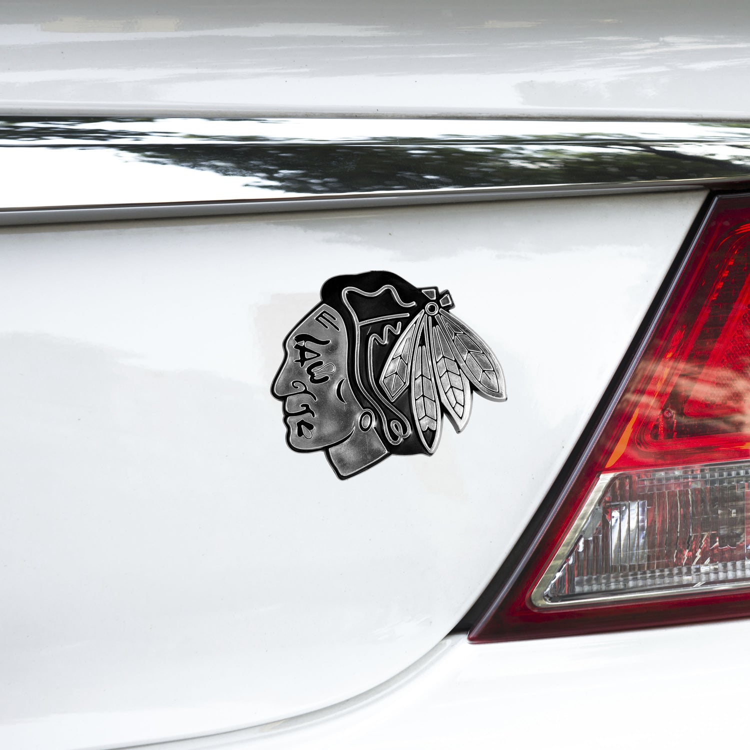 Fanmats Chicago Blackhawks Molded Chrome Emblem