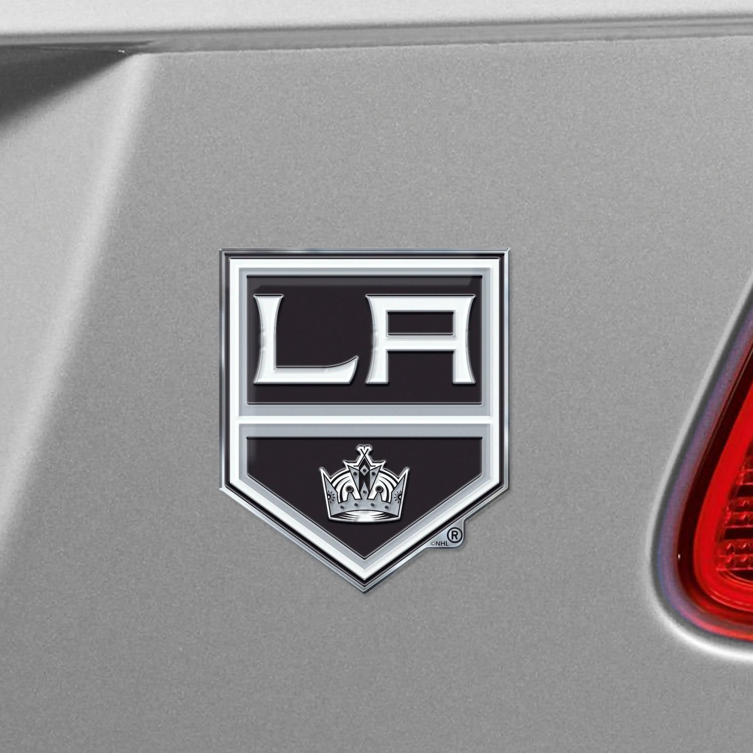 Fanmats Los Angeles Kings Embossed Color Emblem Fanmats