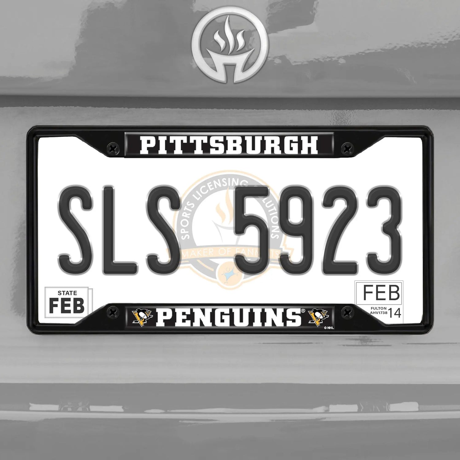 Fanmats NHL Pittsburgh Penguins License Plate Frame - Black Fanmats