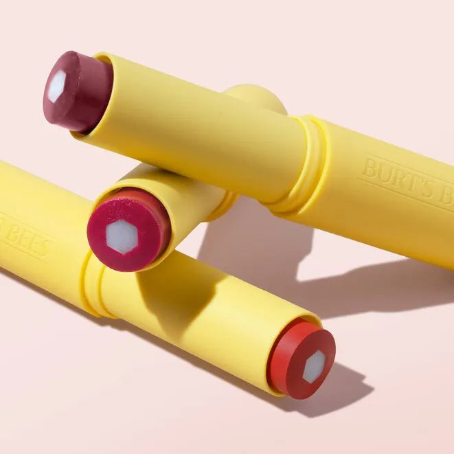 Bálsamo potenciador con color Burt's Bees - Cereza atrevida