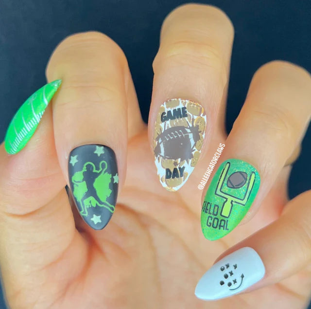 Maniology Game On: Touchdown - Nail Stamping Plate