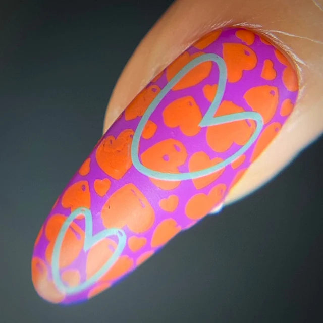 Maniology Shape Nouveau: Happy Hearts - Nail Stamping Plate