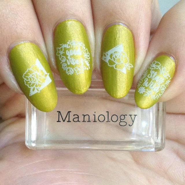 Maniology Lacey Details - Placa para estampar uñas