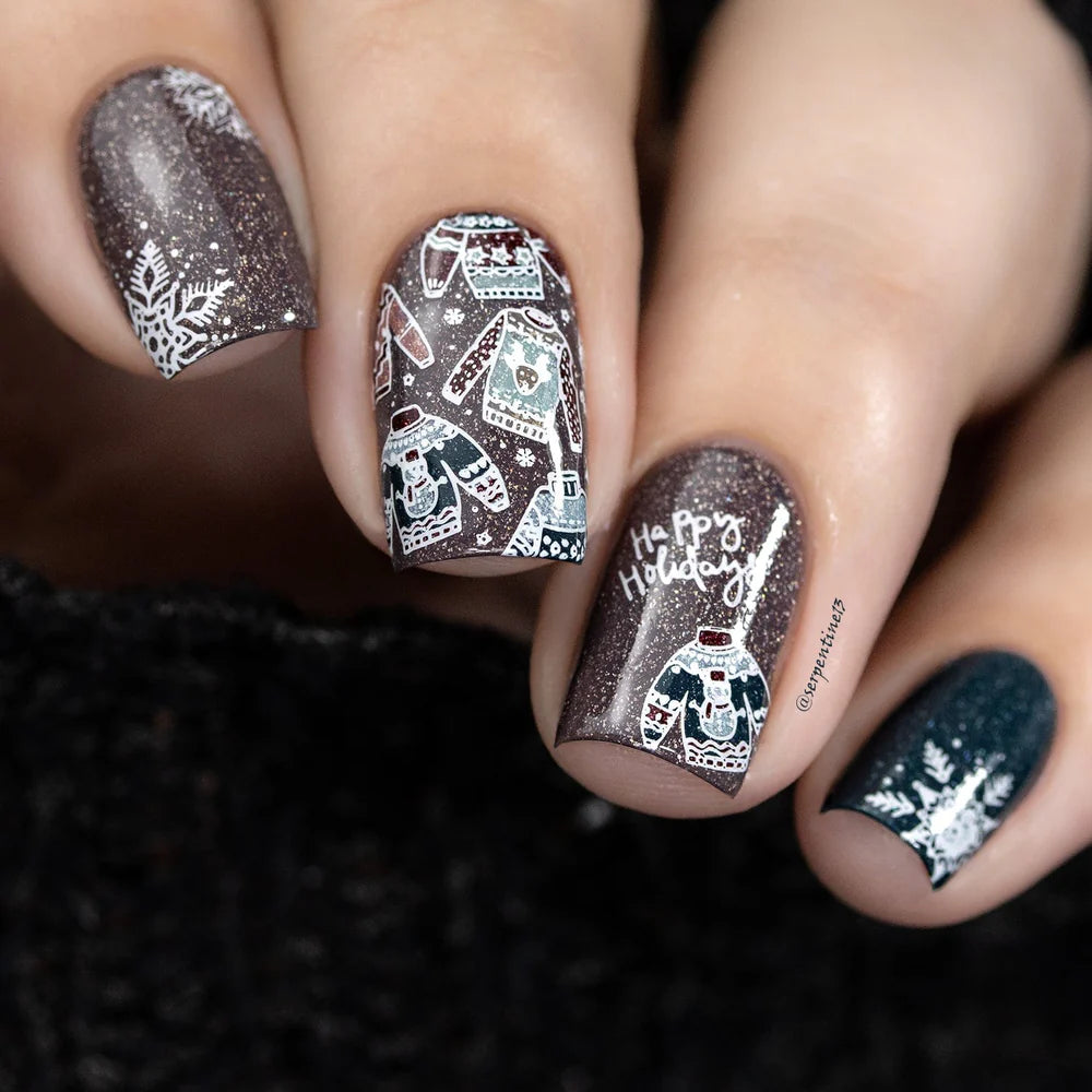 Maniology Treat Your Elf - Nail Stamping Plate