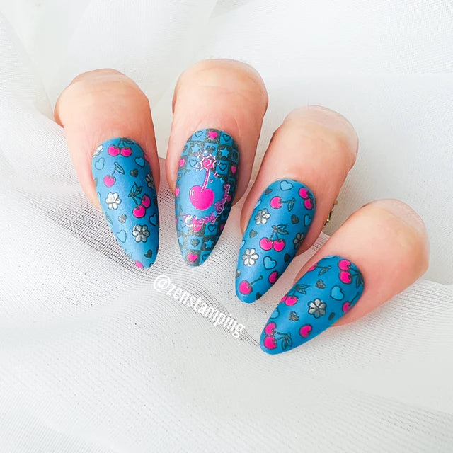 Maniology Hearts & Chains: Links of Love - Nail Stamping Plate