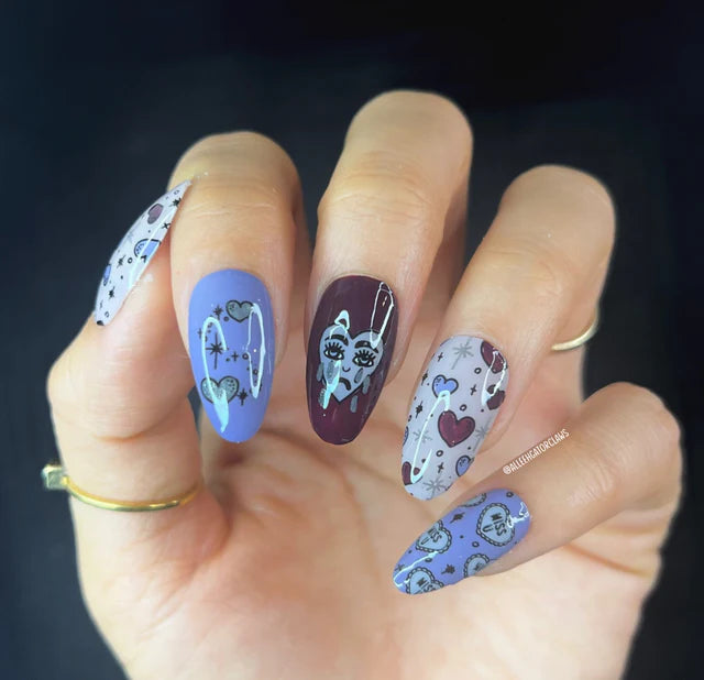 Maniology Hearts & Chains: Links of Love - Nail Stamping Plate