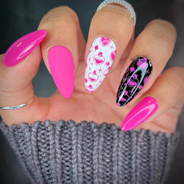 Maniology Hearts & Chains: Links of Love - Nail Stamping Plate